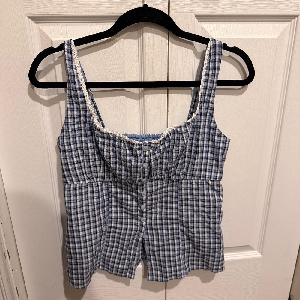 Hollister top